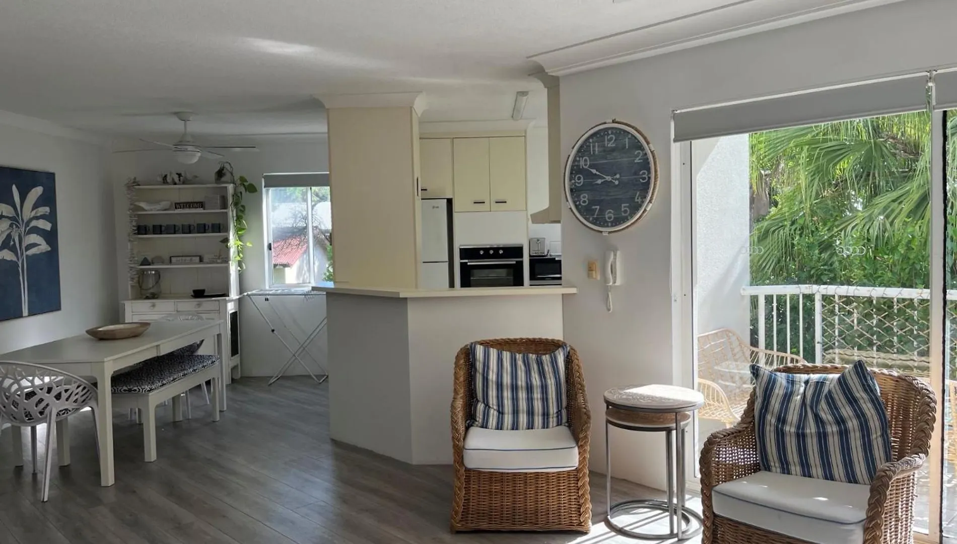 Cosy Central Burleigh Getaway Gold Coast Australia